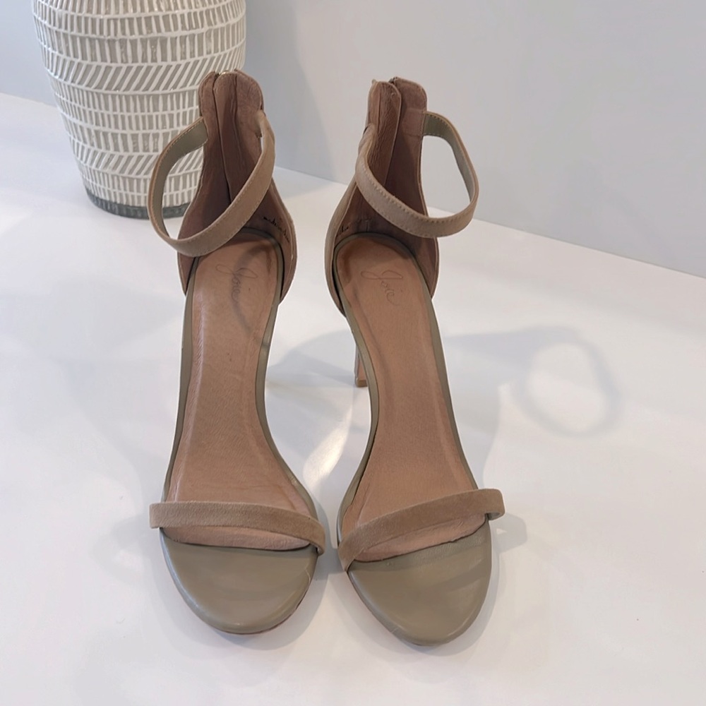 Joie Zipper Heels like new Camel Suede Size 40 / 9